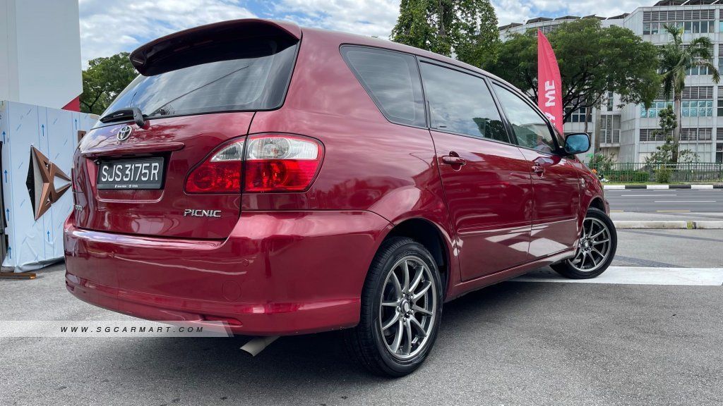 تويوتا بيكنيك exterior - Rear Left Angled