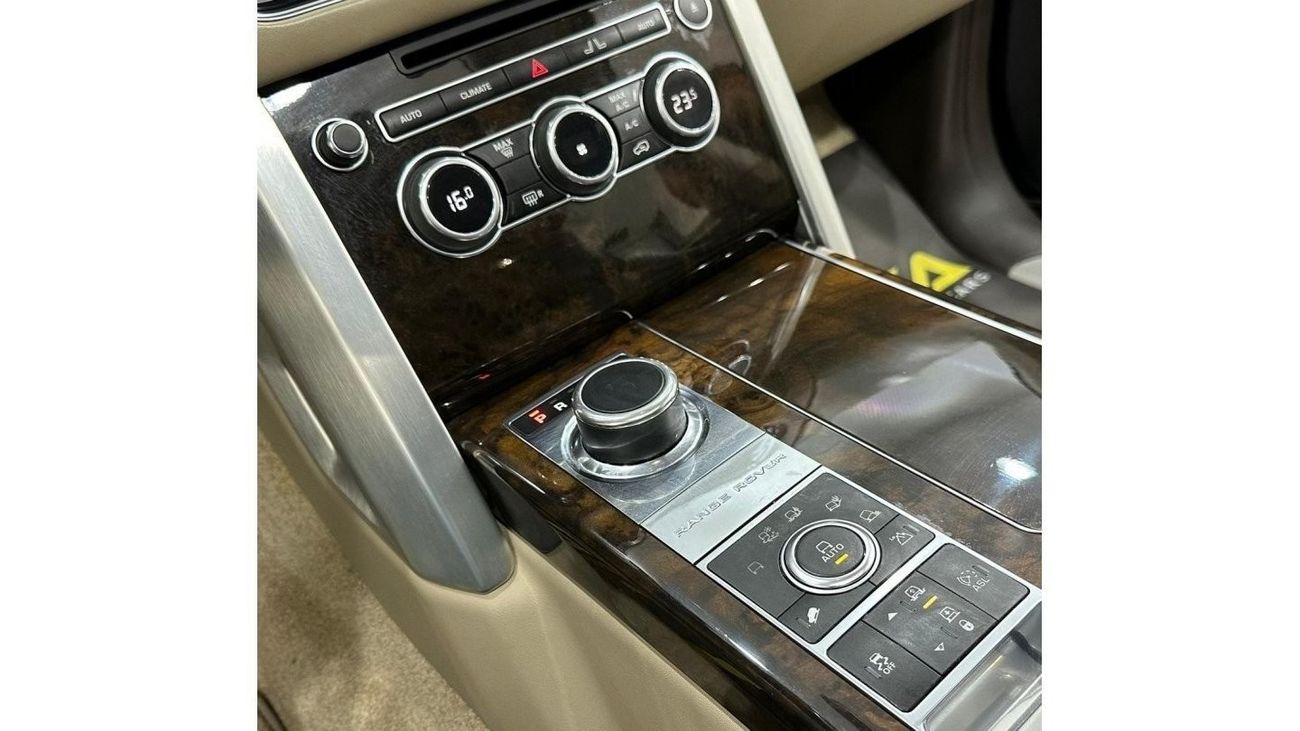 لاند روفر رينج روفر 2015 Range Rover Vogue Supercharged, Full Service History, Fully Loaded, Excellent Condition, GCC
