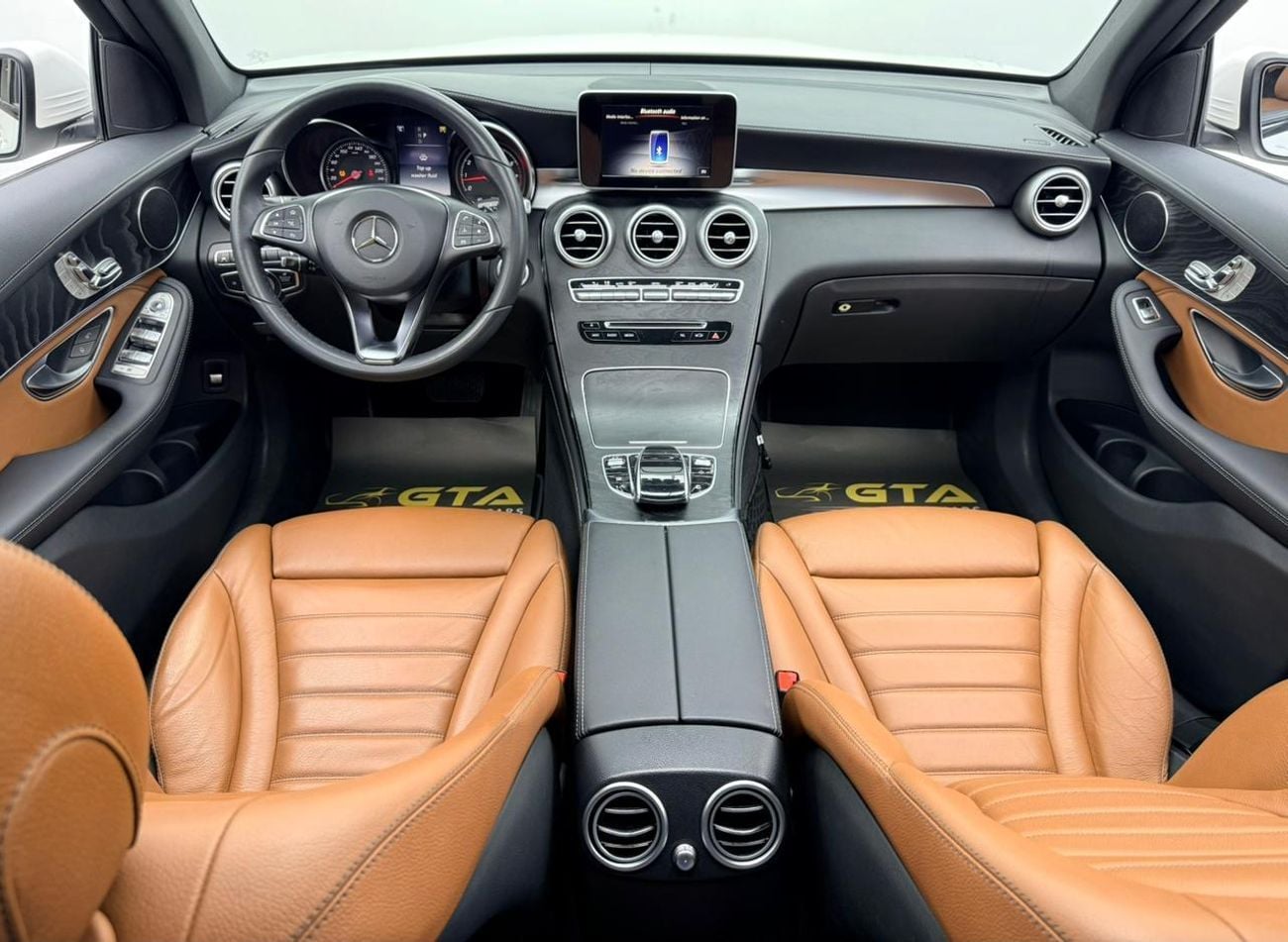 مرسيدس بنز GLC 250 2018 Mercedes-Benz GLC 250 4MATIC, Service History, Well Maintained, GCC