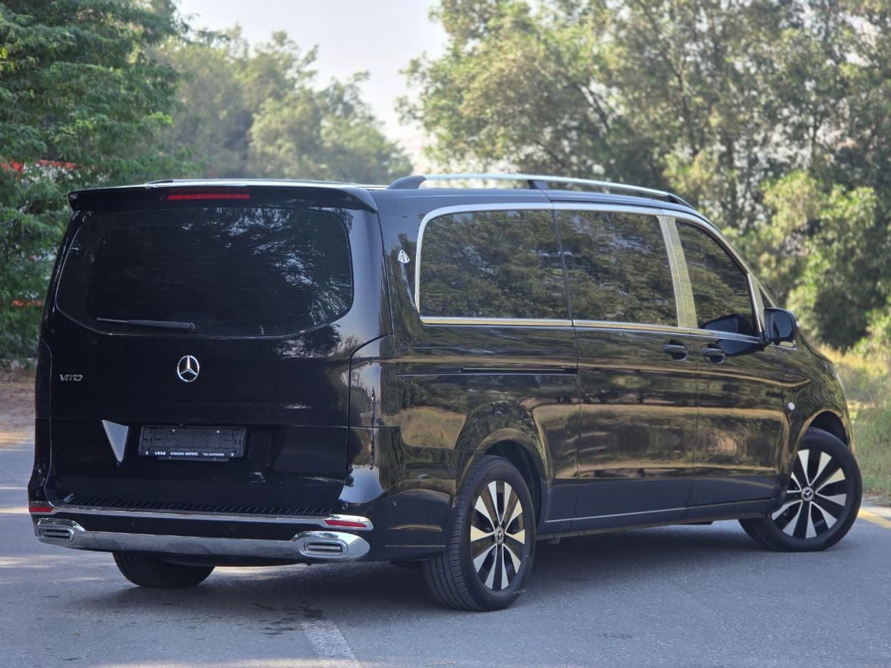 Mercedes Benz V 250 Std 2.1L MERCEDES VITO 2023 // 2KEYS // LOW MILEGE // MAYBACH BODY KIT // PERFECT CONDITION