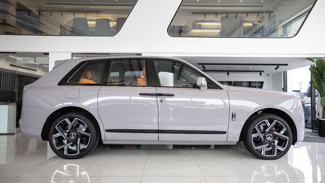 رولز رويس كولينان Rolls Royce Cullinan Black Badge - Duality Seats - VIP Seat - Starlight - 2025