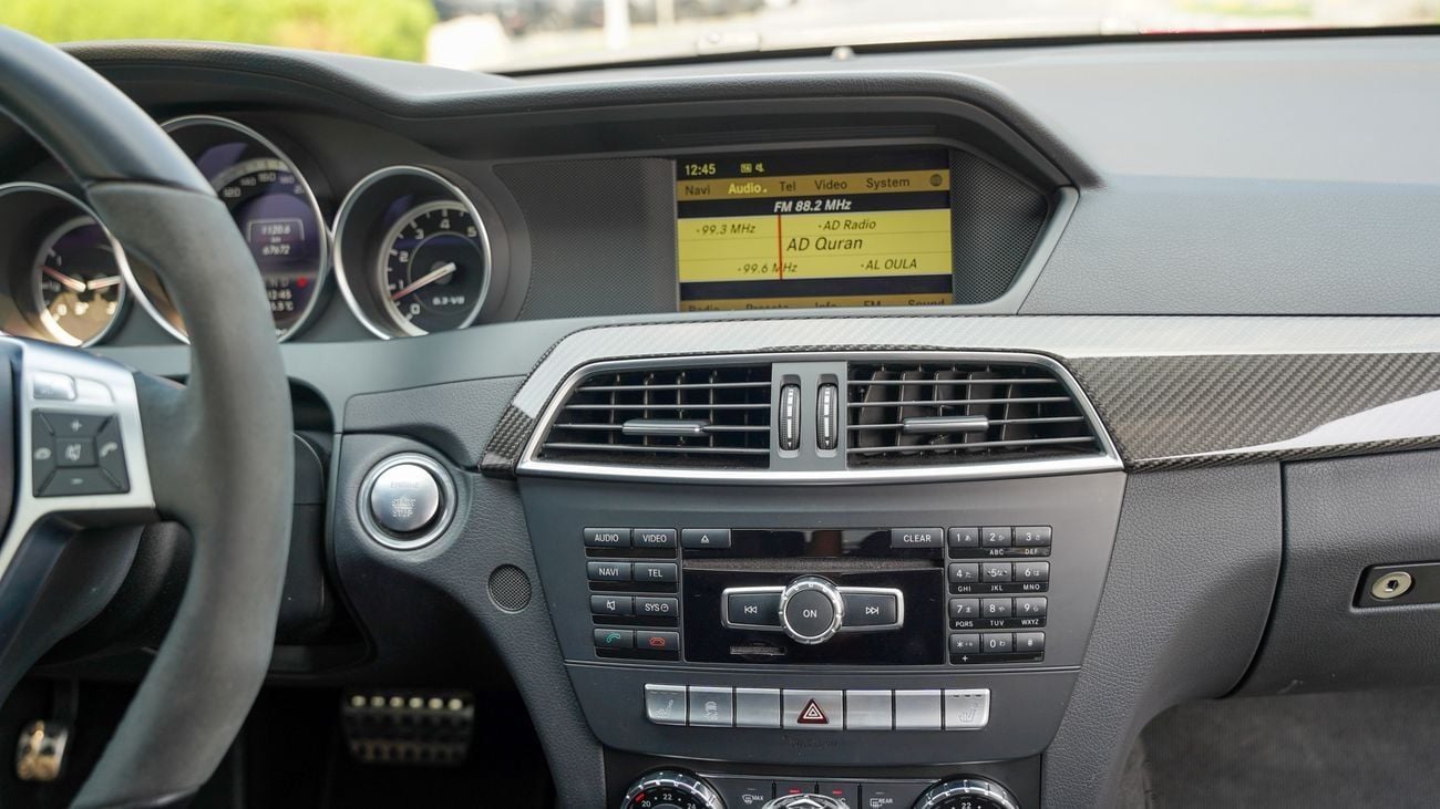 مرسيدس بنز C 63 كوبيه مرسيدس سى 63 بلاك اديشن 2013