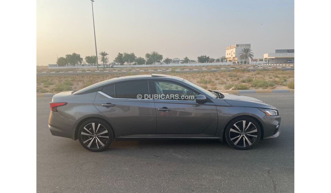 نيسان ألتيما موديل 2020 اس ار ماكينة 2000 سي سي 4 سلندر تربو - فل أوبشن / بحالة ممتازة
