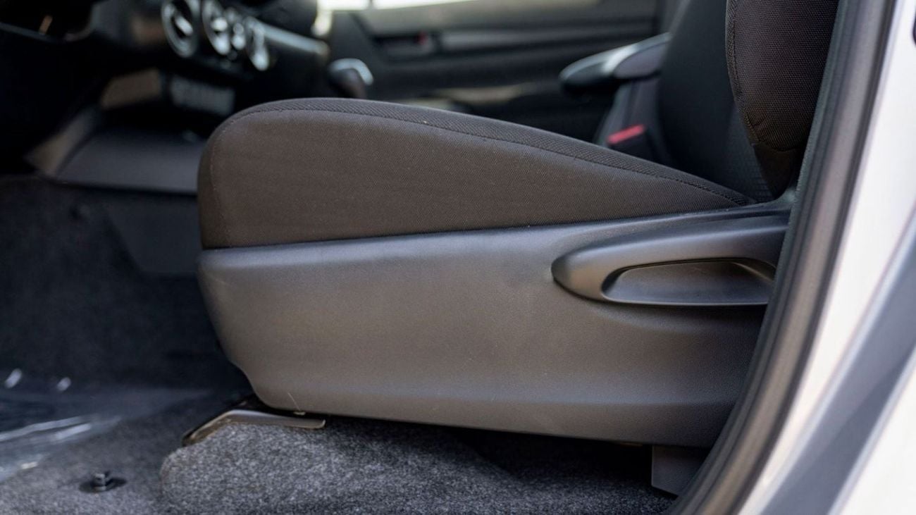 تويوتا هيلوكس Toyota Hilux 2.4L Diesel AT 4x4  2025