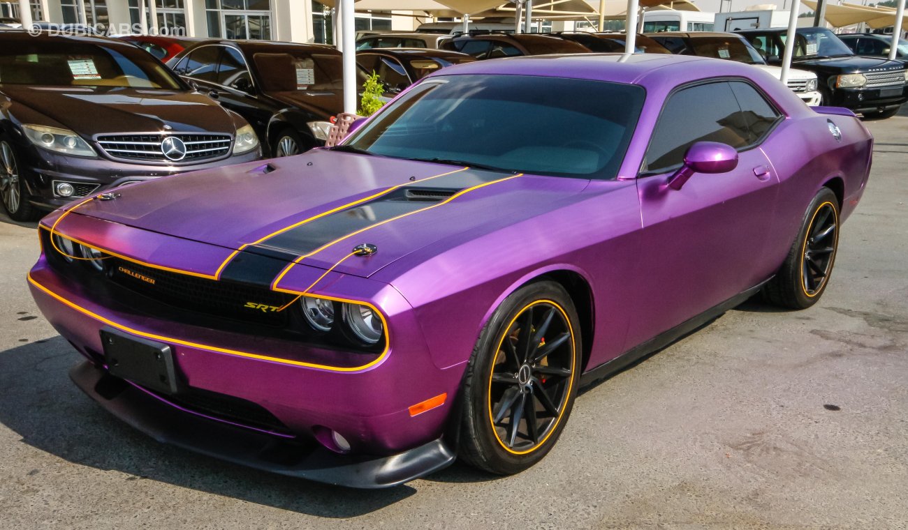 Dodge Challenger SRT 8