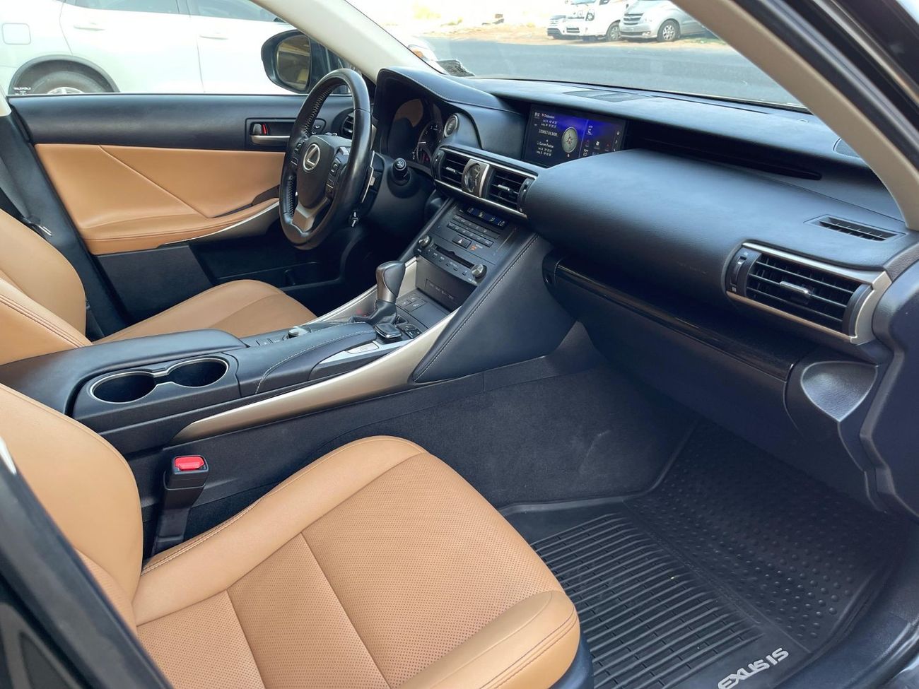 Lexus IS350 F-Sport Platinum IS 3.5L 3500 cc / F-Sport Kit / Only 25000 Miles / 1290 AED MONTHLY