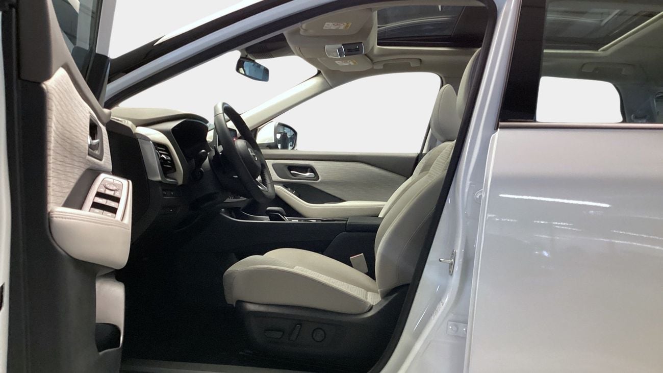 نيسان إكس تريل 2.5 SV 4WD 7STR AUTO | شامل الضمان | 0 ﺪﻔﻋﺓ ﺃﻮﻟﻯ