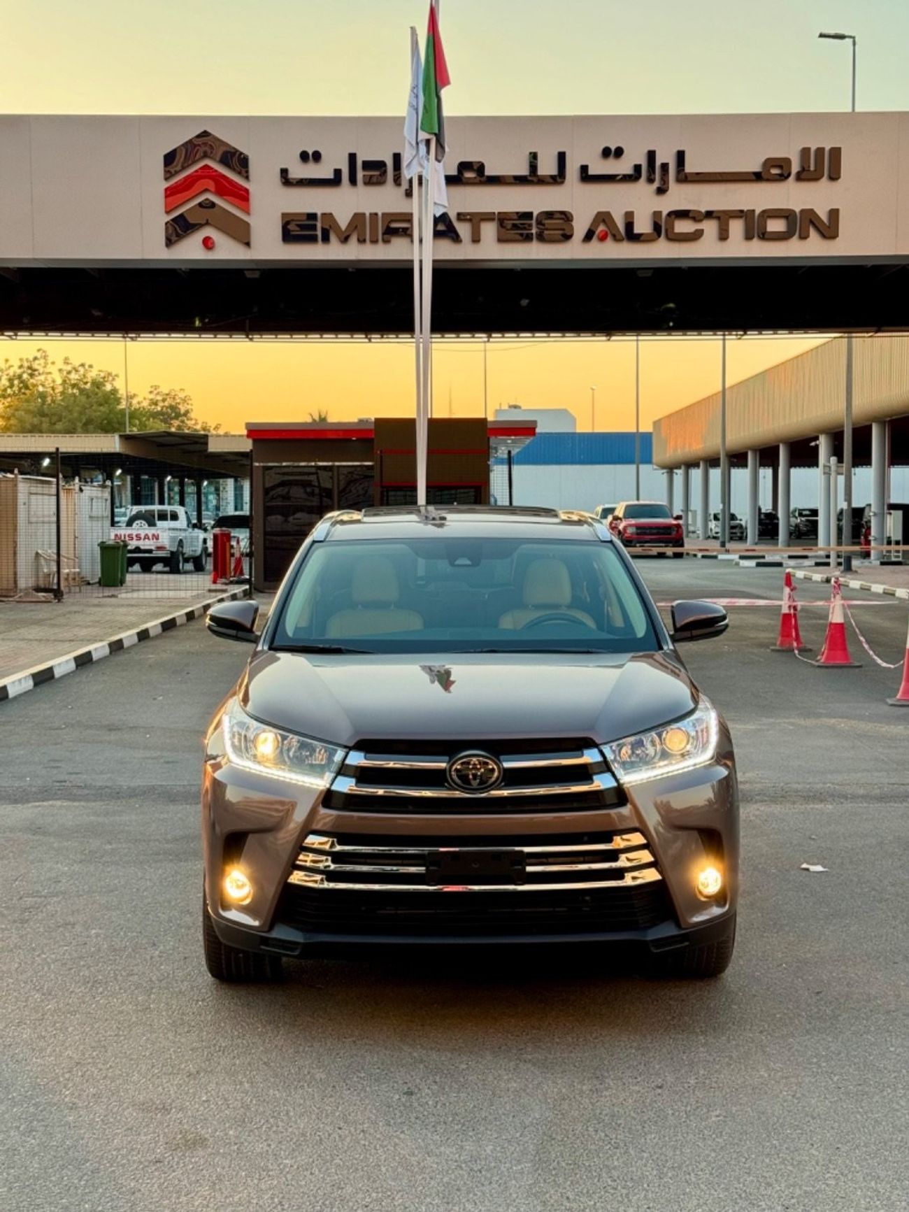 Toyota Highlander 2018 LIMITED EDITION 4x4 LOW MILEAGE FULL OPTION USA IMPORTED