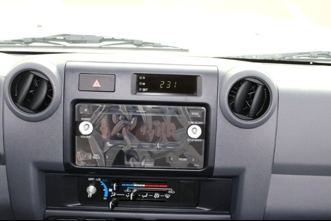 Toyota Land Cruiser 70 ECT0104 - Toyota LC78 Hardtop 3 Doors - 4.5L Diesel Manual White - 2023