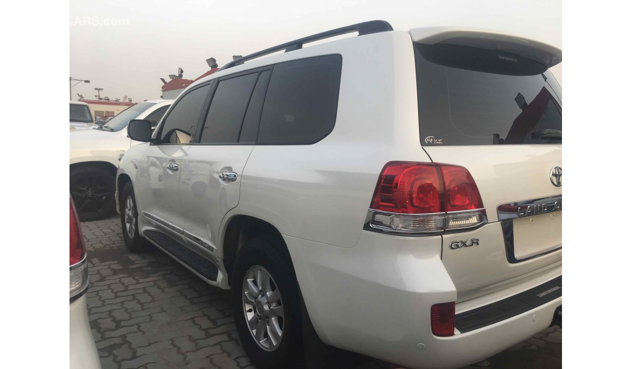 Toyota Land Cruiser v6