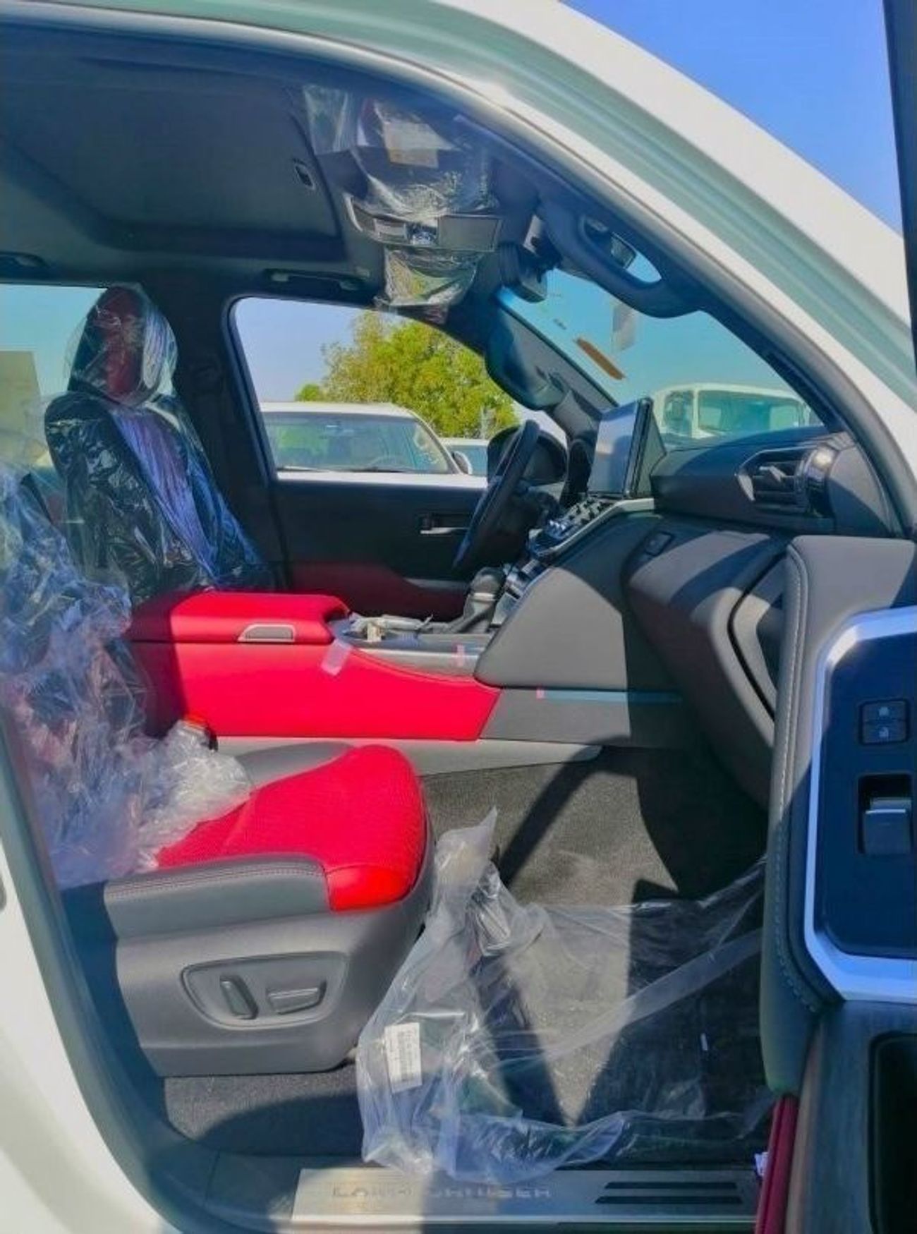 تويوتا لاند كروزر GR - FULL OPTION - PETROL