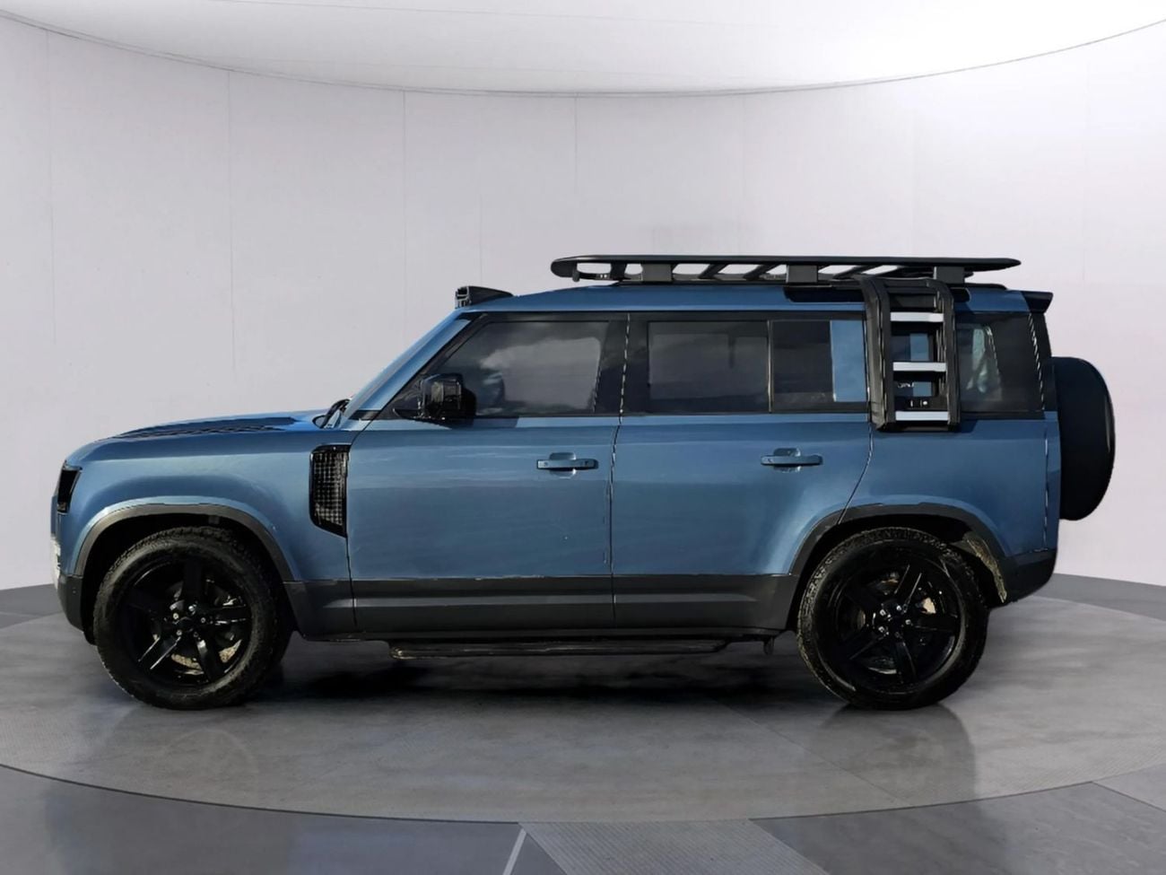 Land Rover Defender D300 Lhd 3.0L Diesel engine 4WD Automatic Gear 5seats 5 Doors