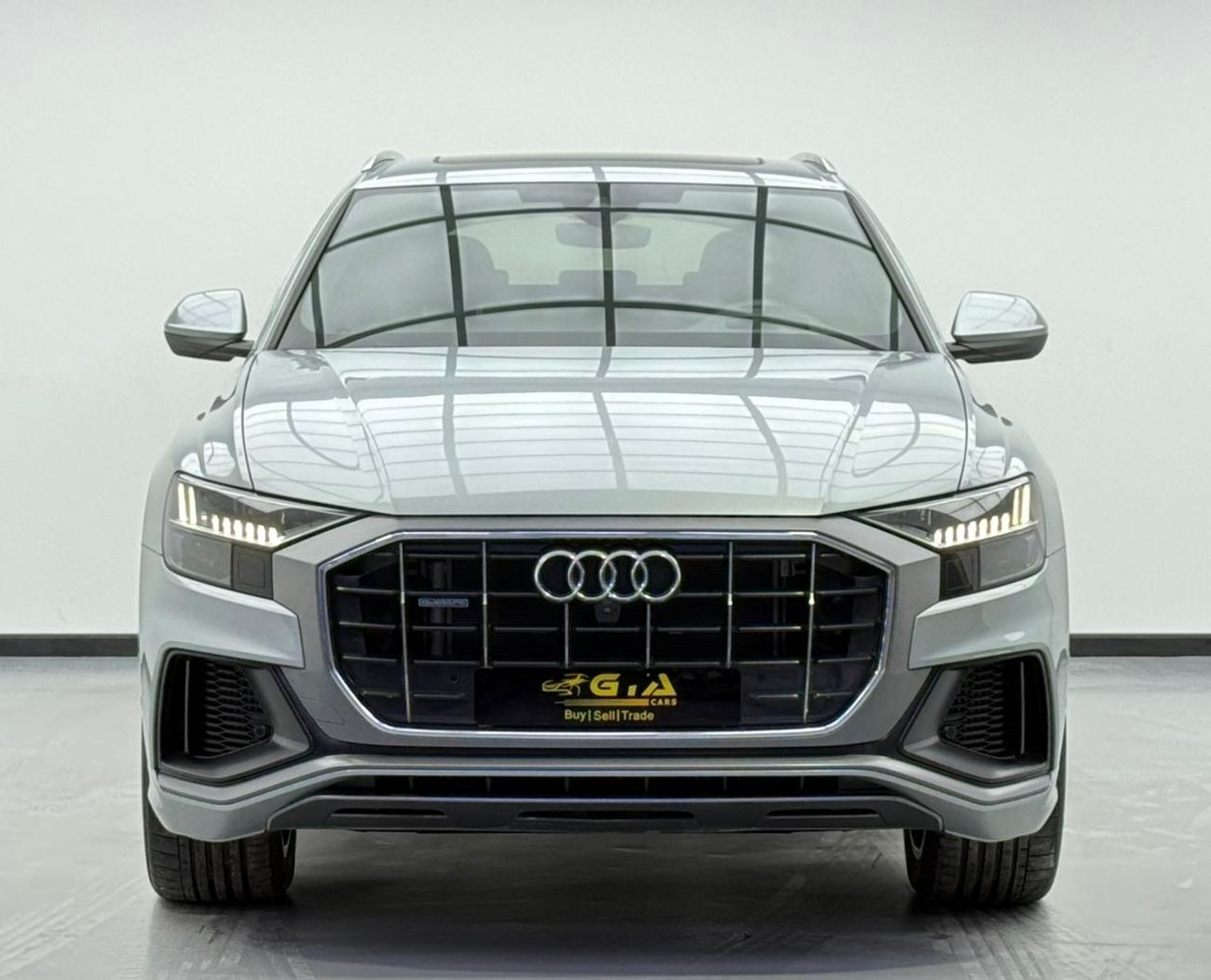 أودي Q8  2023 Audi Q8 55 TFSI Quattro S-Line, 2028 Audi Warranty + Service Pack, Very Low km, GCC