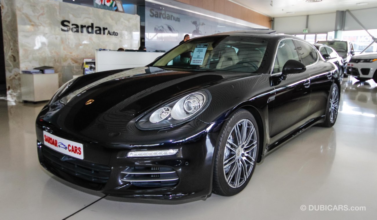 Porsche Panamera 4S