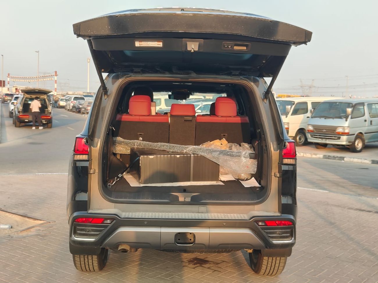 لكزس LX 600 2026 Lexus LX600 Signature (7-Seater) 3.5L V6 Twin-Turbo Petrol A/T 4WD Export Only