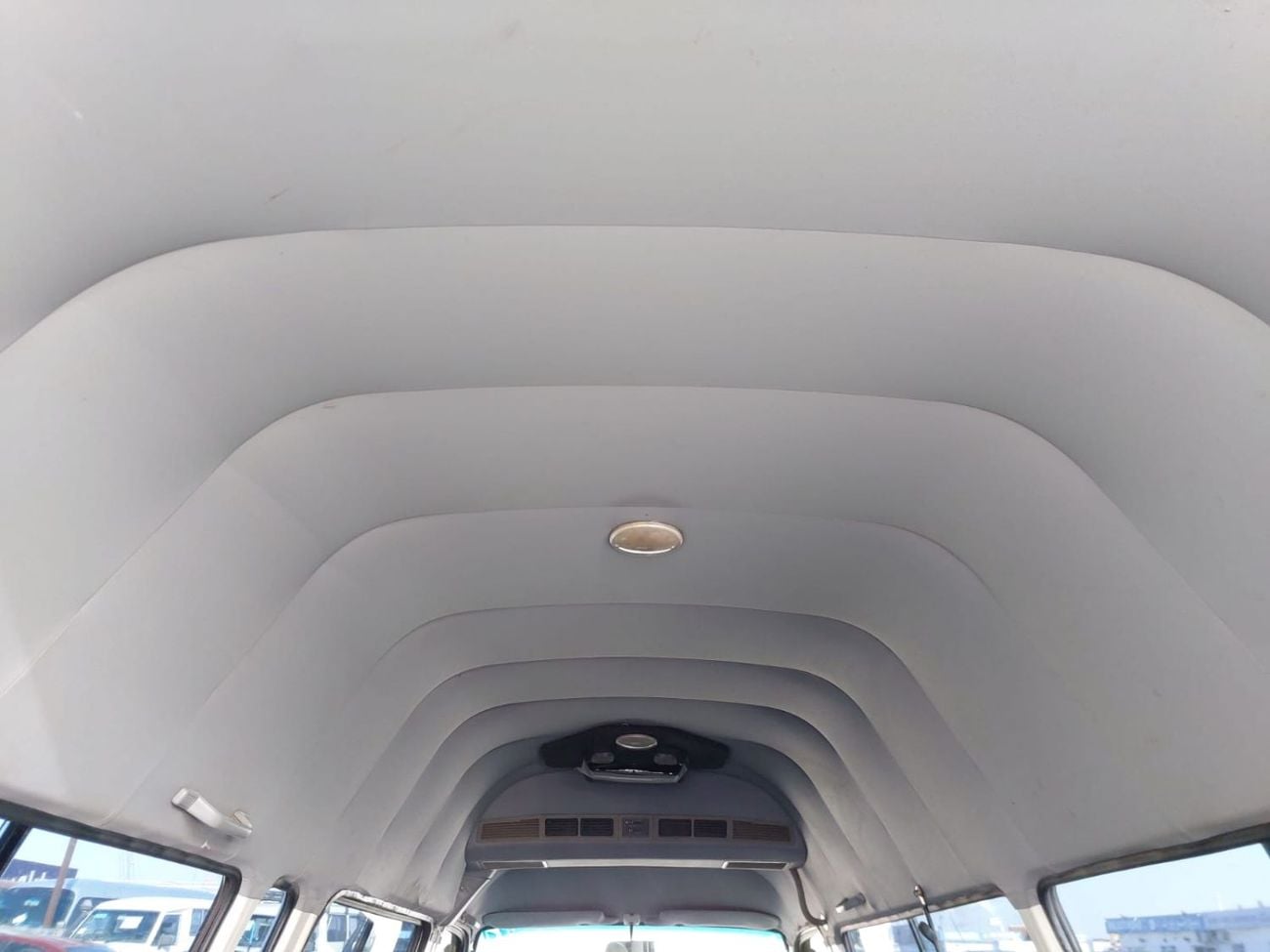 تويوتا هاياس TOYOTA HIACE COMMUTER VAN RHD 2003 MODEL 3.0 L DIESEL MANUAL(PM15151)