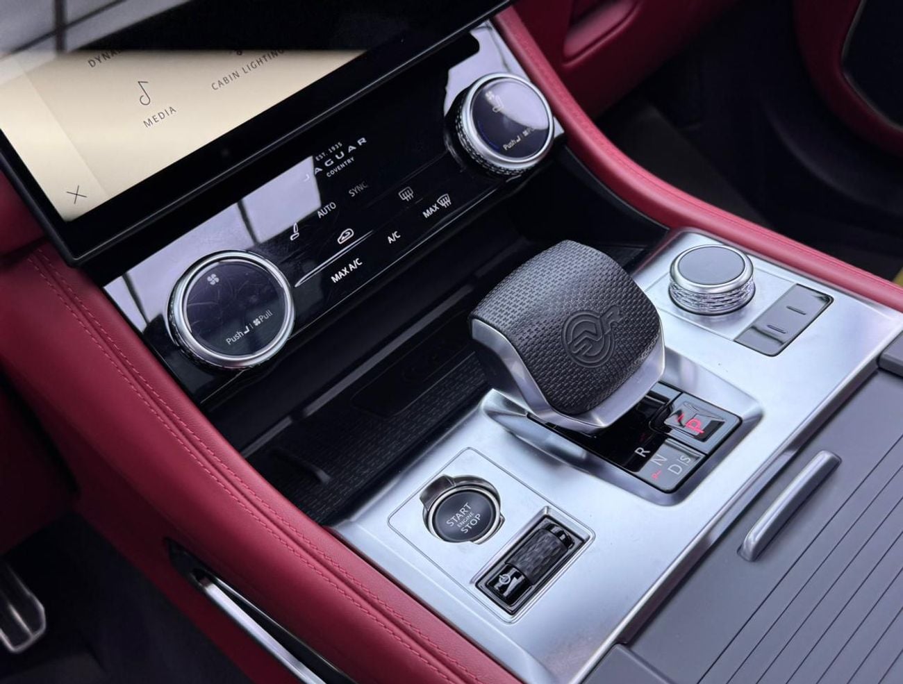 Jaguar F Pace SVR 5.0L 2023 Jaguar F-Pace SVR, Jaguar Warranty+Service Contract+Full Service History, GCC