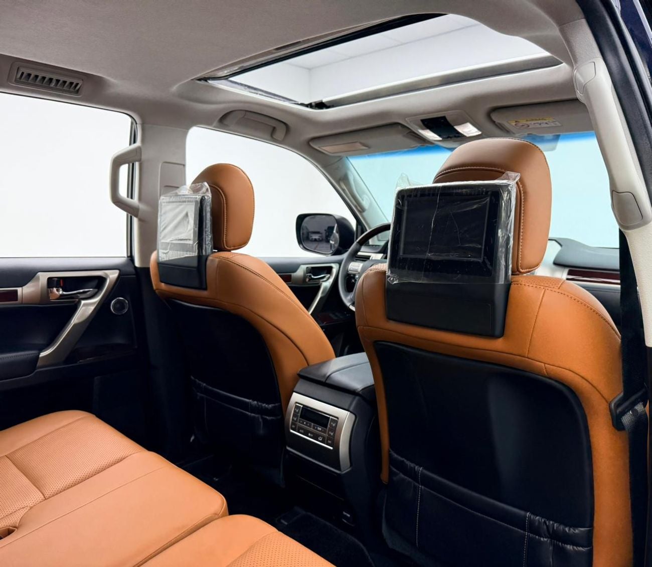 لكزس GX 460 2019 Lexus GX460 Platinum, Warranty, Very Low Km, Mark Levinson Sound System, Fully Loaded, GCC