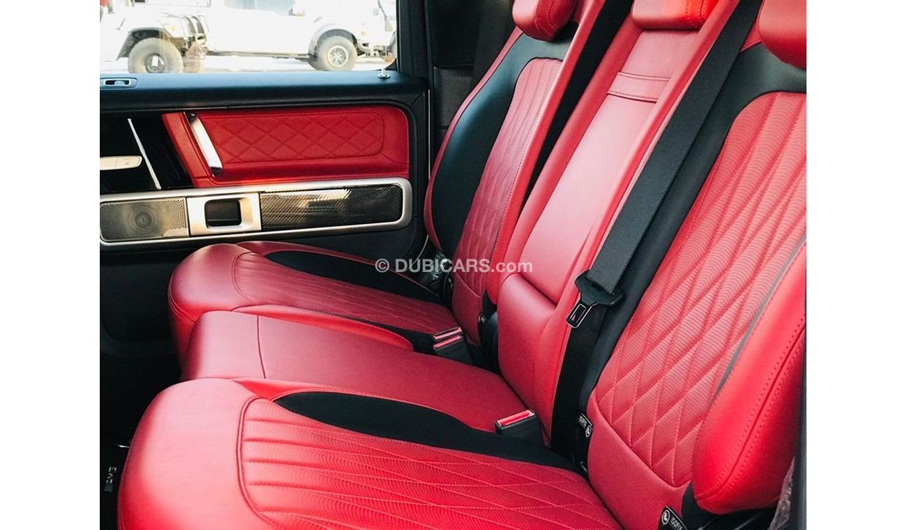 Mercedes-Benz G 63 AMG Pearl White