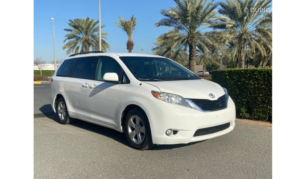 تويوتا سيينا Toyota Sienna model 2013  USA very celen I car km 147,459 price 33 ,000 m00971527887500