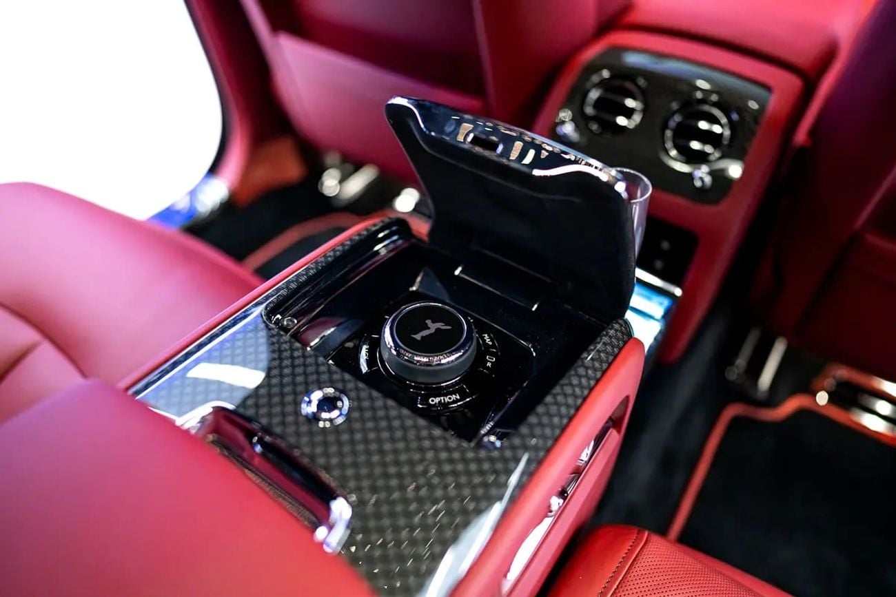 رولز رويس جوست Black Badge 6.6L MANSORY | BRAND | FULL CARBON TRIM | STARLIGHT | EXCLUSIVE