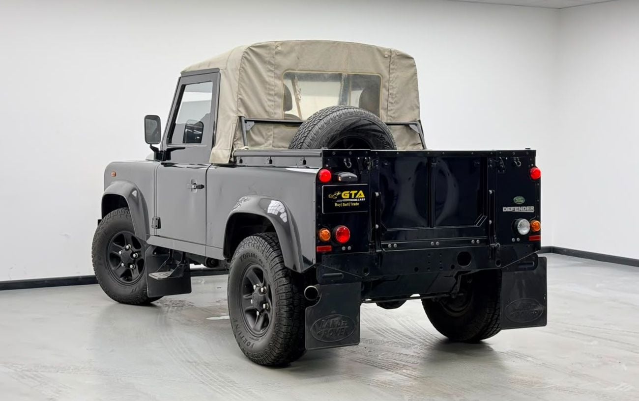 لاند روفر ديفندر 90 2009 Land Rover Defender 90, Excellent Condition, GCC Specs.