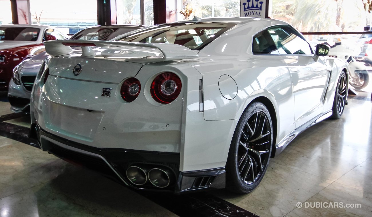 Nissan GT-R