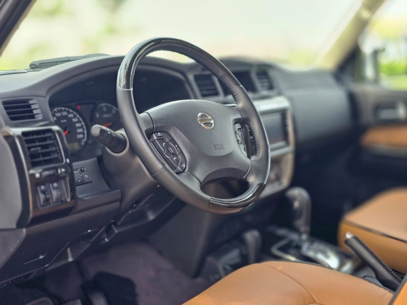 Nissan Patrol Super Safari SUPER SAFARI 2022 GCC LOW MILEAGE WITH AGENCY SERVICE CONTRACT IN MINT CONDITION