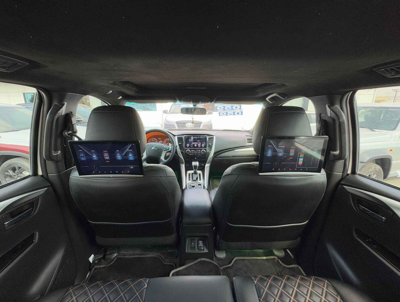 Mitsubishi Montero Sport / SIGNATURE EDITION/ SUNROOF/ 4WD/ FULL OPTION ROOF LIGHTING/ NON ACCIDENT/  LOT# 8916