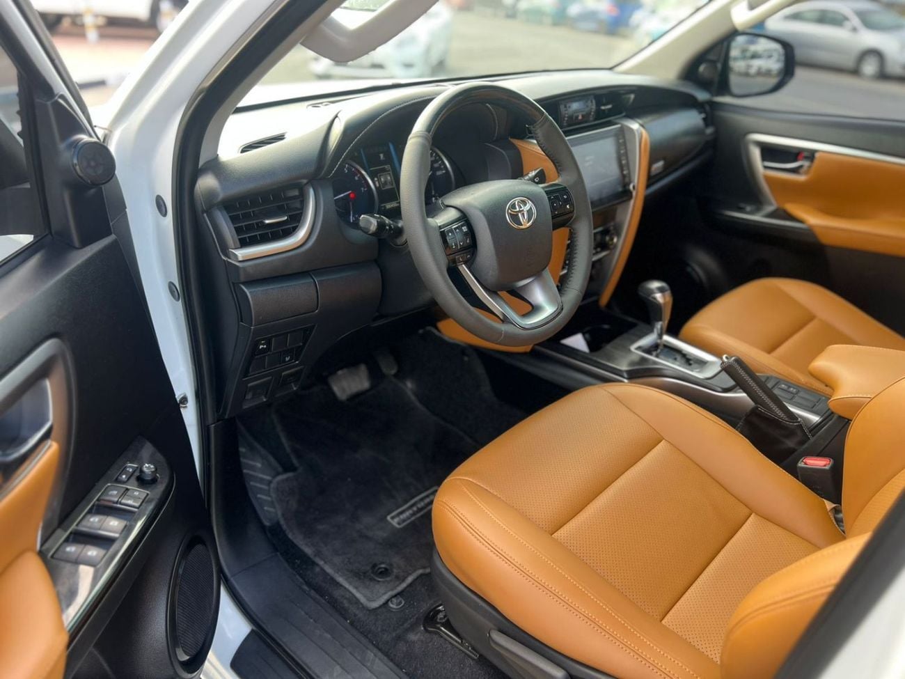 تويوتا فورتونر 2022 Toyota Fortuner GX.R Full Option - V6 4.0L GCC - Rear Camera & Sensor - Leather Seat - 2 Key