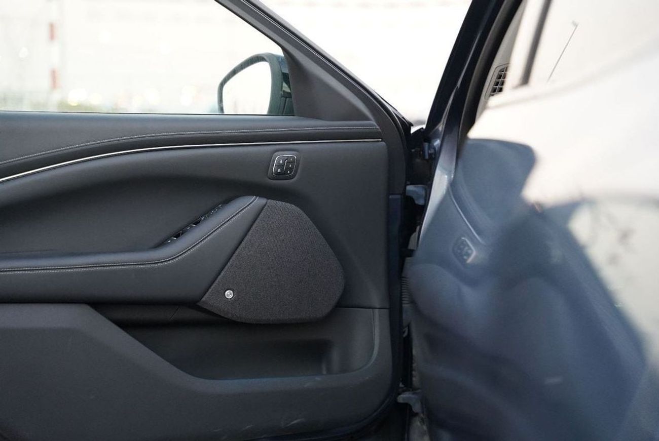 فورد موستانج ماك-إي 2022 FORD MUSTANG MACH-E PREIMUM AWD BLUE 0km