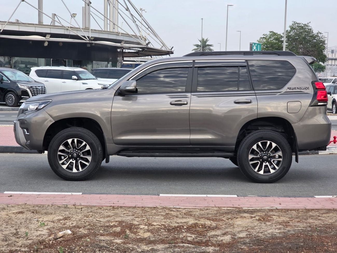 Toyota Prado 2019 | 2.8L DIESEL | AT | RHD | PUSH START ENGINE | SUNROOF | ELECTRIC SEAT