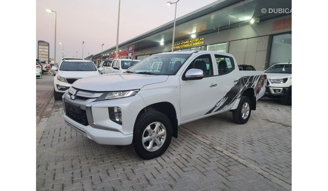 Mitsubishi L200 Mitsubishi L200 GLS (V Gen), 4dr Double Cab Utility, 2.4L 4cyl Petrol, Manual, Four Wheel Drive 2020