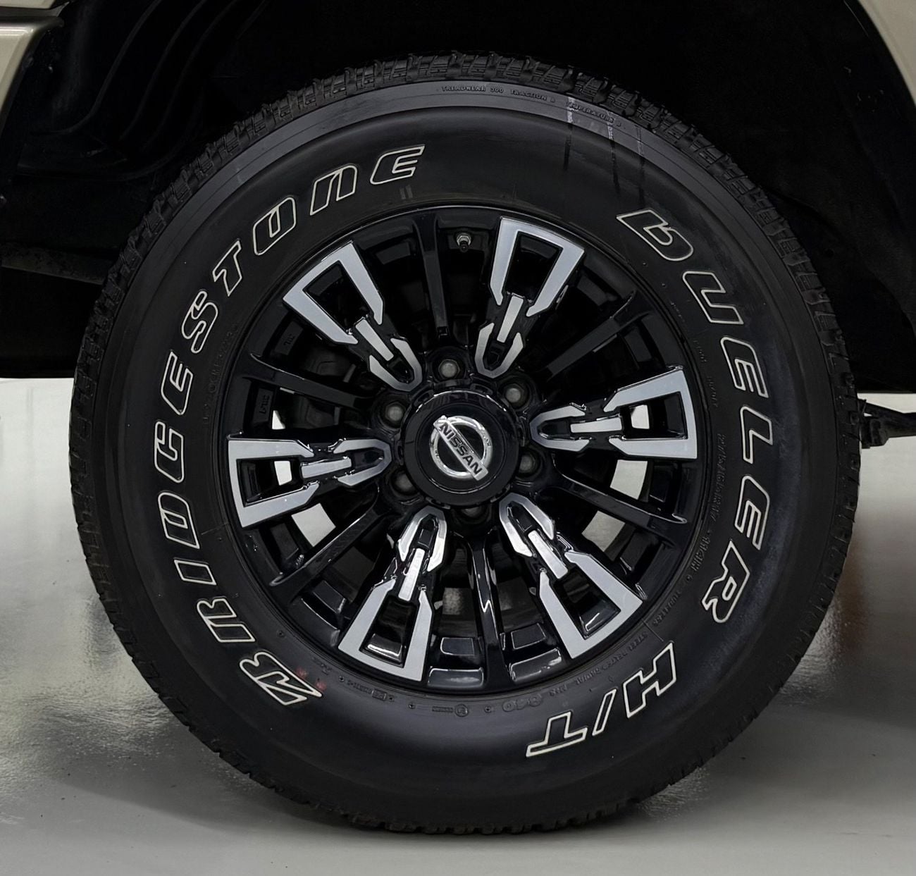 نيسان باترول سوبر سفاري Original paint .. Warranty .. Perfect Condirion