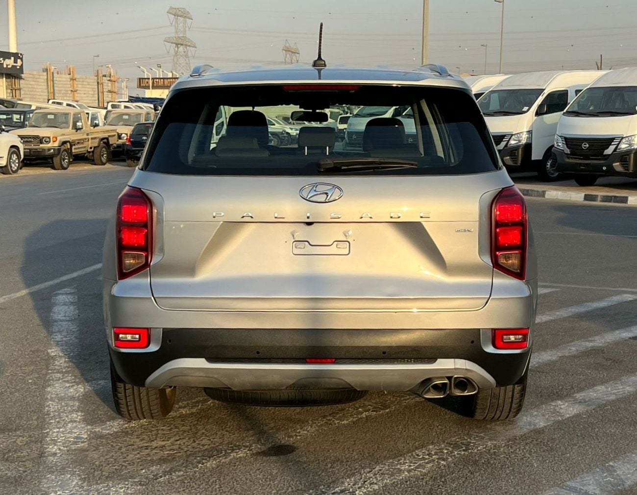 Hyundai Palisade 2022 Hyundai Paliside Gcc specs - 3.5L V6 -AWD 4x4 - Rear Camera & Sensor  - 7 Seater
