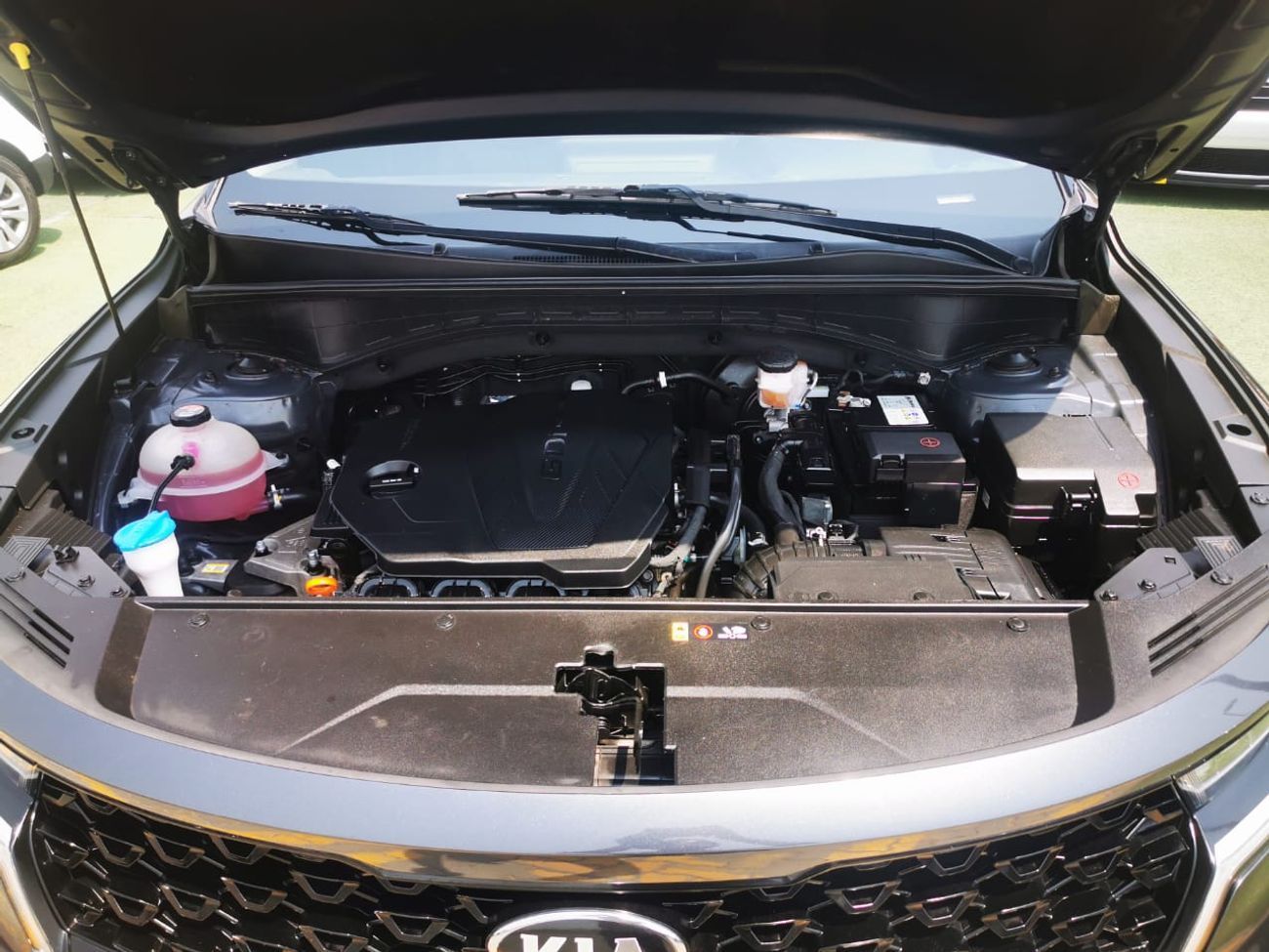 كيا سورينتو Std 2.5L FWD