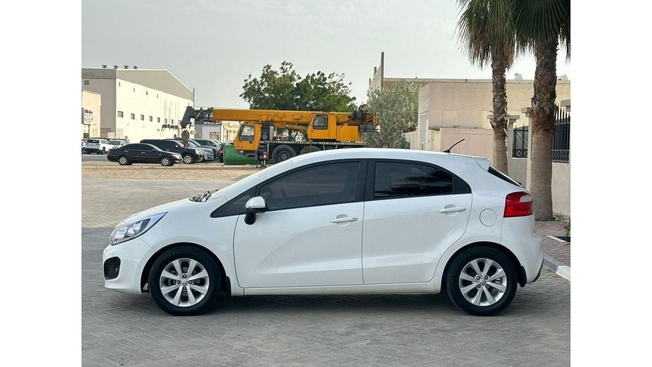 Kia Rio EX Kia Rio  Model: 2014  Price : 22,000 dirhams  Mileage: 191,000 km  Gulf specifications, cruise co