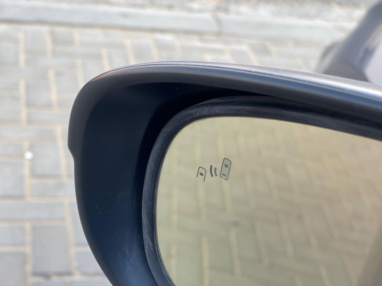 لكزس RC 350 F-SPORT / محرك V6 سعة 3.5 لتر / لوحة عدادات كهربائية / استهلاك منخفض للموارد / مقاعد مبردة / بحالة م