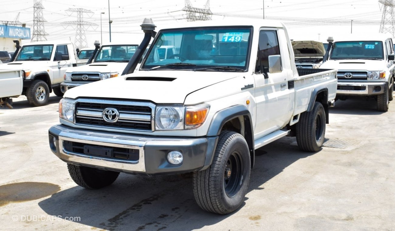 Toyota Land Cruiser Pick Up RIGHT HAND DRIVE V8 4.5 diesel manual LOW KMS new stock