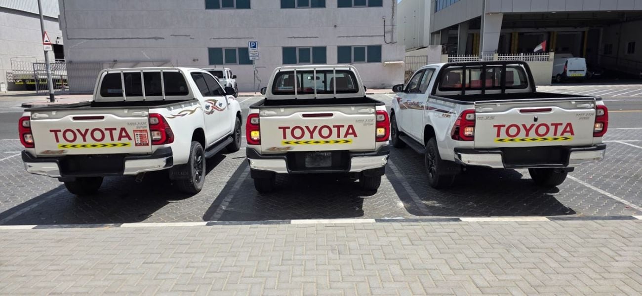 Toyota Hilux 2.7 PETROL AUTO FULL OPTION