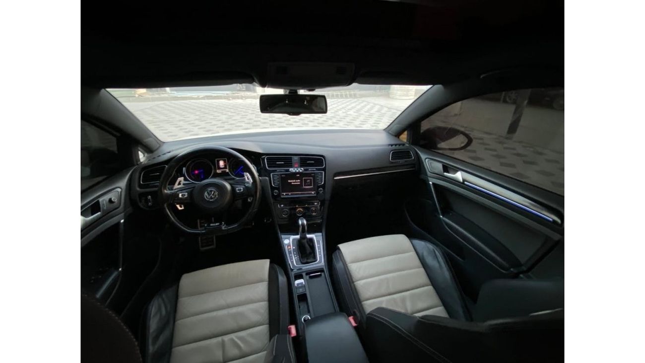 فولكس واجن جولف ار