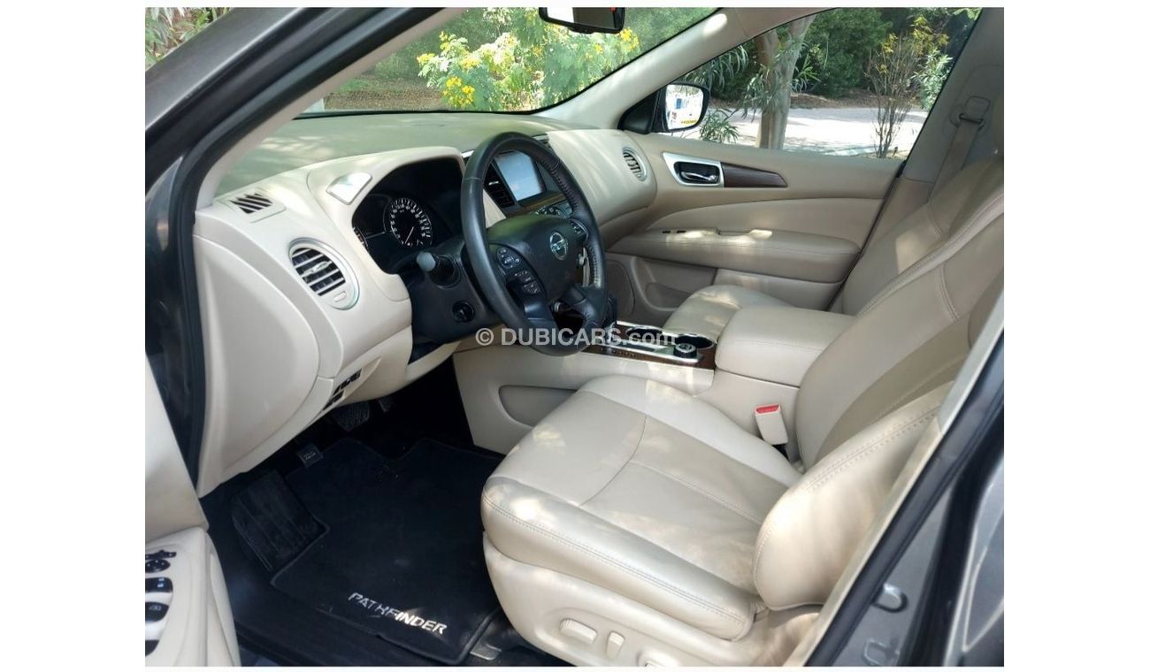 Nissan Pathfinder SV