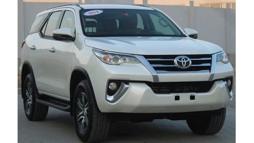 تويوتا فورتونر EXR تويوتا فوتشنر 2019 خليجي بحالة ممتازة بدون حوادث