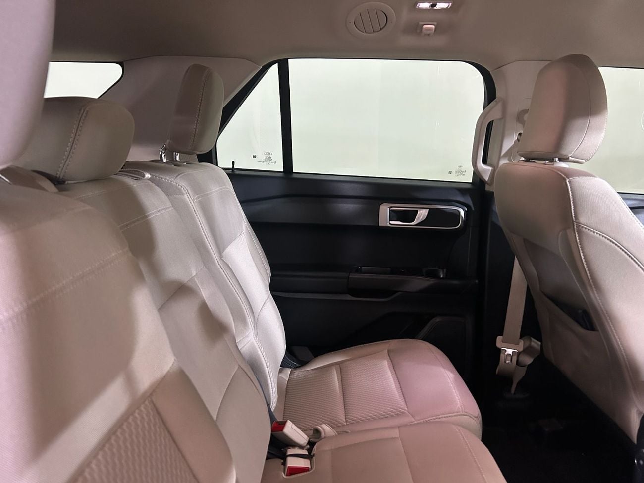 Ford Explorer Base 100A 3.3L 4WD E3023 / FREE INSURANCE + REGISTRATION / AL TAYER MOTORS AL QOUZ SHOWROOM