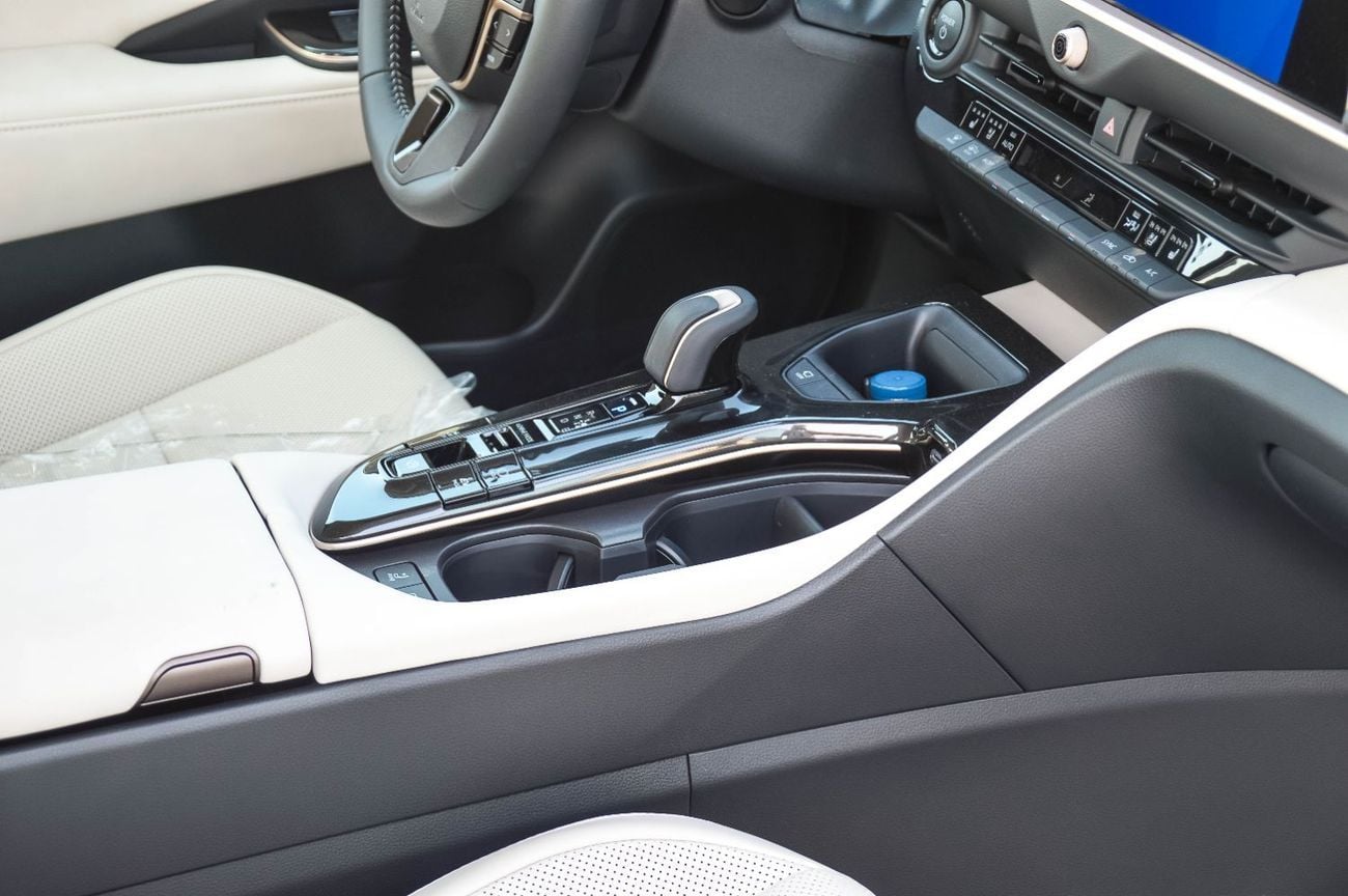 تويوتا كراون  TOYOTA CROWN HYBRID 2.5L FWD SEDAN 2026