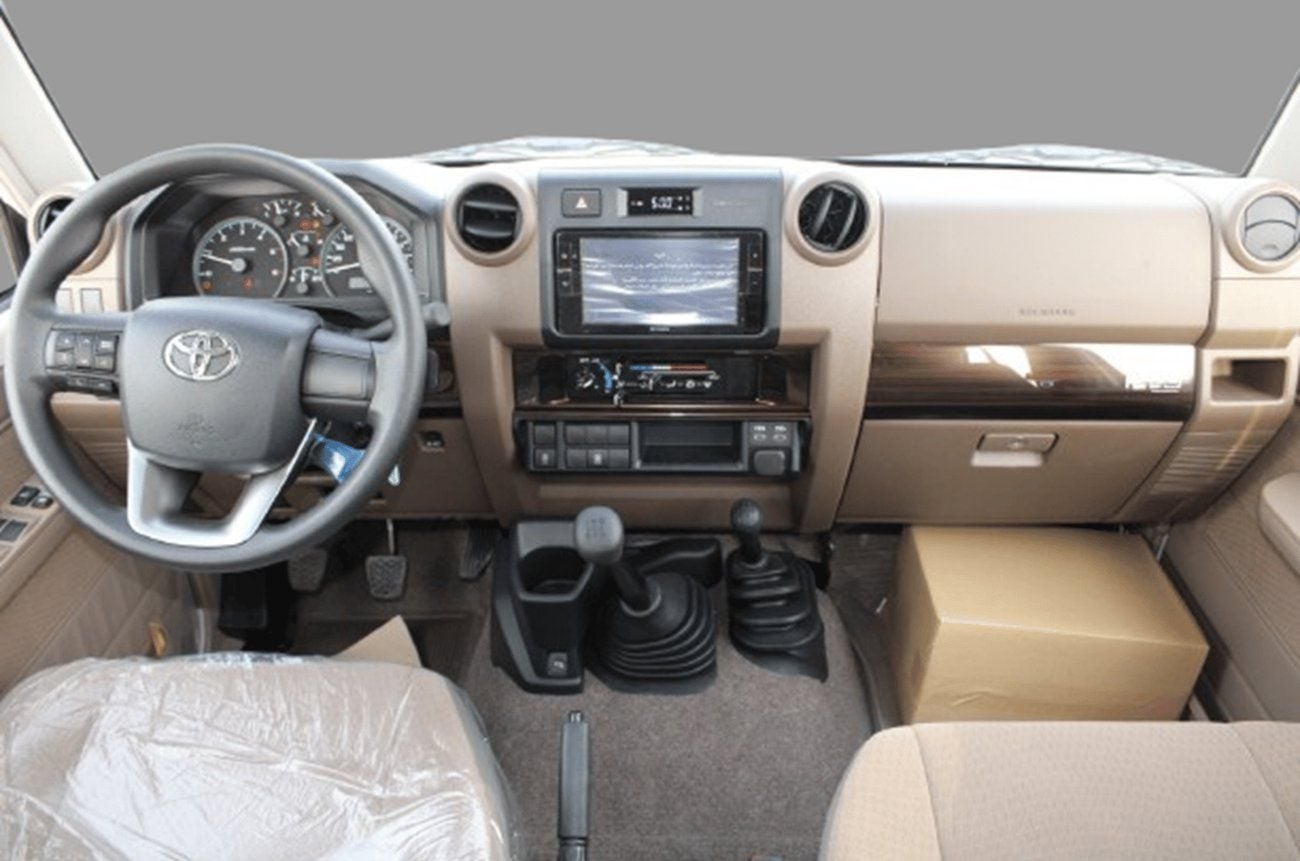 تويوتا لاند كروزر 70 TLC76 DSL ECTWFR001 - 2026 TLC76 Hardtop 5 Doors - 2.8L Diesel Manual – With Snorkel  - White with Beige Inter