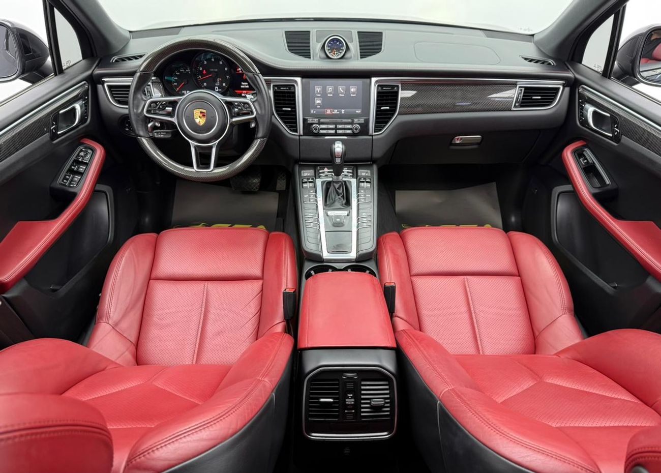 Porsche Macan Std 2.0L (252 HP) 2018 Porsche Macan, Warranty, Full Service History, Excellent Condition, GCC