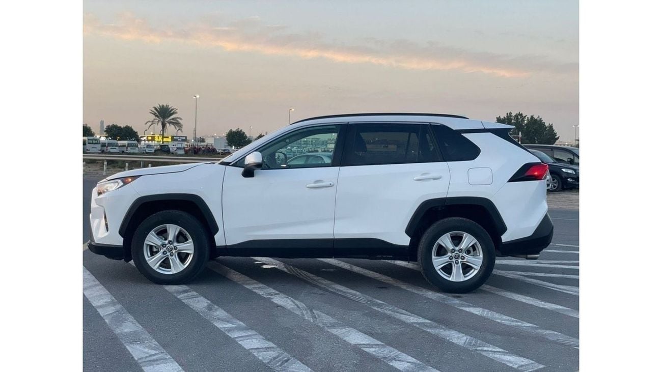 تويوتا راف ٤ 2021 Toyota Rav4 XLE 2.5L V4 Push Start Electric Seat -  UAE PASS