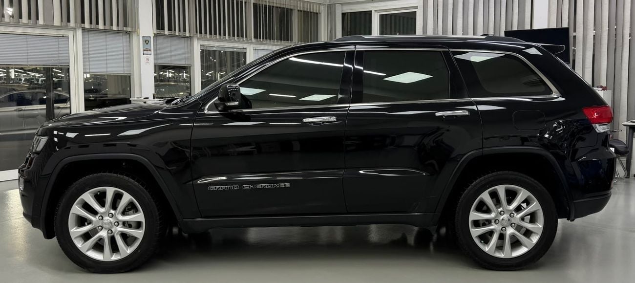 Jeep Grand Cherokee LIMITED GCC .. FSH .. Original paint .. V6 .. Perfect Condition
