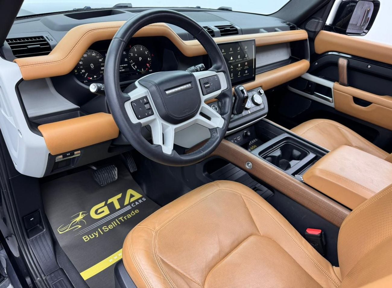 Land Rover Defender 2024 Land Rover Defender 110 HSE P400, 2029 LR Warranty, Full LR Service History, Low Km, GCC